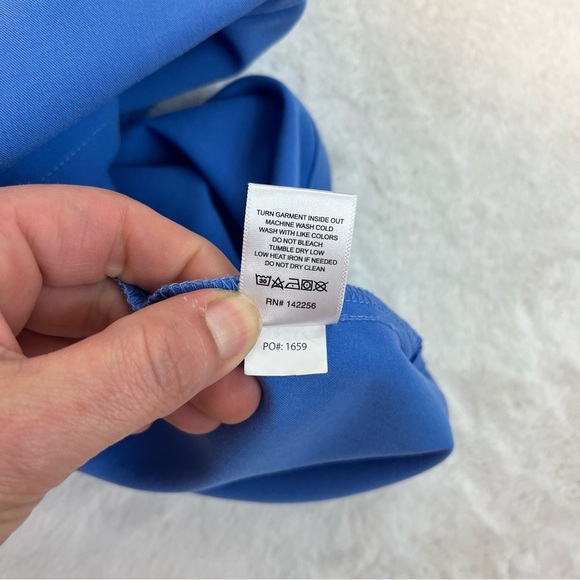 FIGS Tech Catarina One-Pocket Scrub Top Ceil Blue FW1000 Women's Size XL - Picture 7 of 11